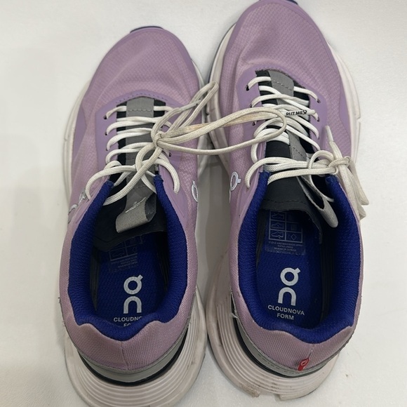 On  Running Cloudtec Purple and White Running Shoes size 7 - Picture 2 of 13